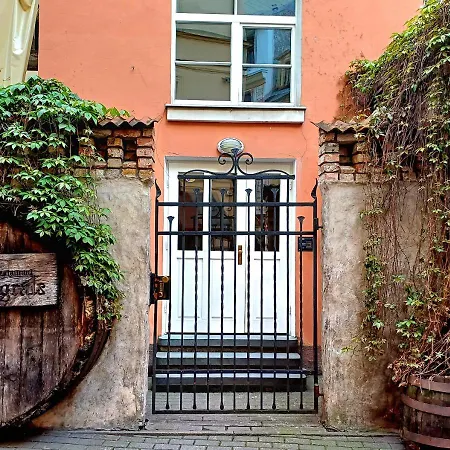 Lux-apartment In Medieval Part Of Old